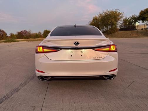 2025 Lexus ES 350 Ultra Luxury
