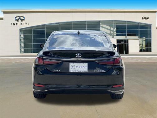 2022 Lexus ES 300h