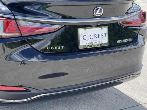 2022 Lexus ES 300h
