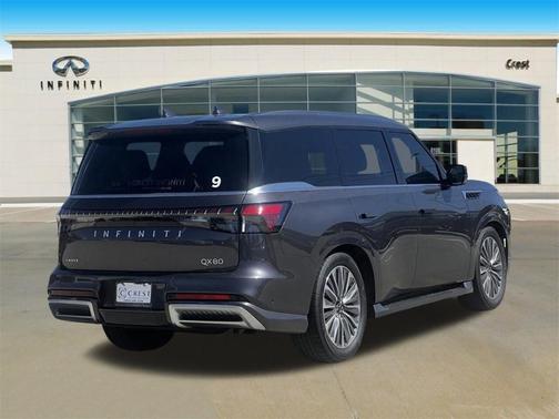 2025 INFINITI QX80 Luxe
