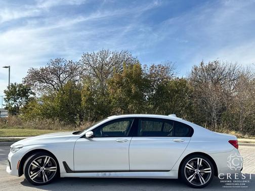 2019 BMW 750 i