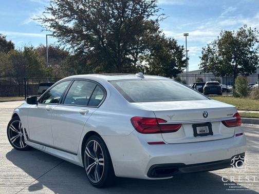 2019 BMW 750 i