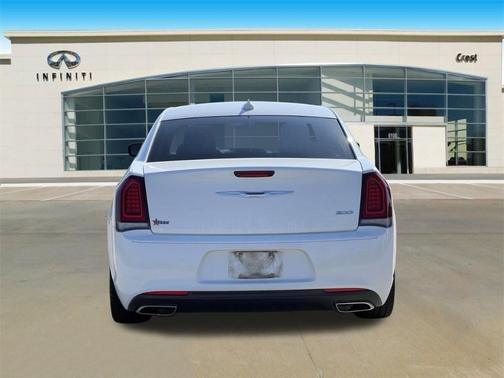 2019 Chrysler 300 Touring