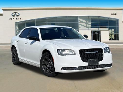 2019 Chrysler 300 Touring