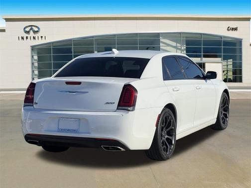 2019 Chrysler 300 Touring