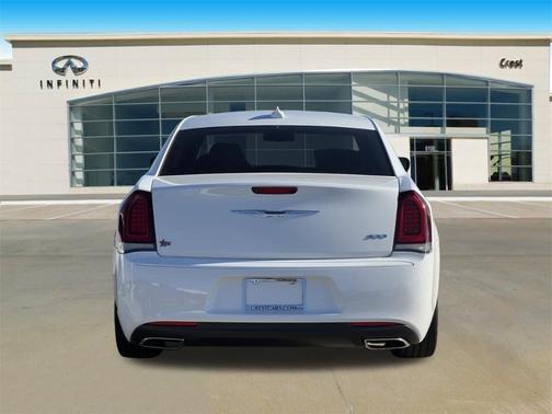 2019 Chrysler 300 Touring