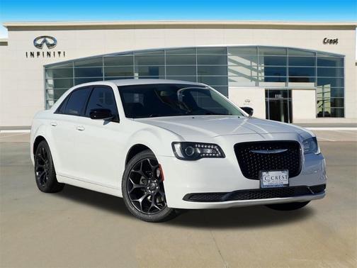 2019 Chrysler 300 Touring