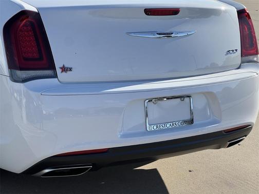 2019 Chrysler 300 Touring