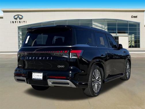 2025 INFINITI QX80 Luxe