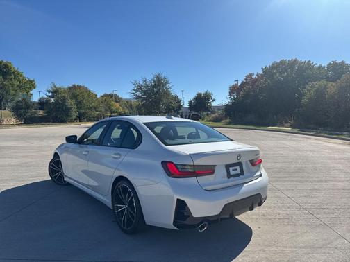 2024 BMW 330 i