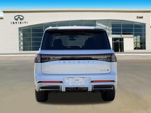 2025 INFINITI QX80 PURE