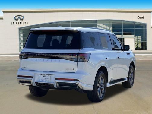 2025 INFINITI QX80 PURE