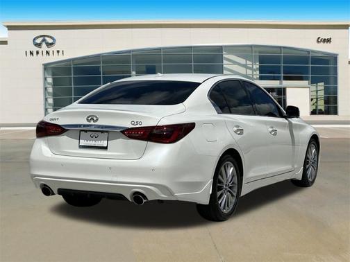 2024 INFINITI Q50 LUXE