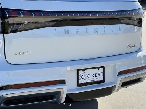 Radiant White 2026 INFINITI QX80 Luxe