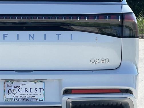 2025 INFINITI QX80 Luxe