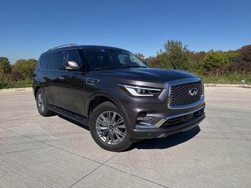 2023 INFINITI QX80 Luxe