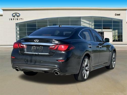 2016 INFINITI Q70 3.7