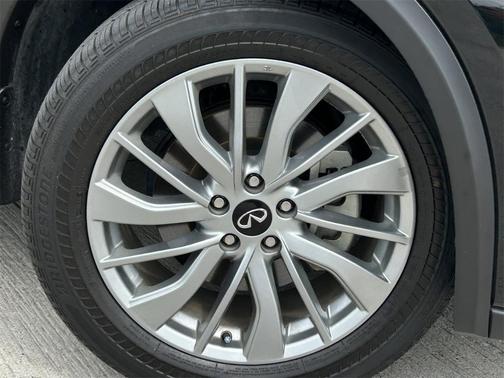 2024 INFINITI QX50 Luxe