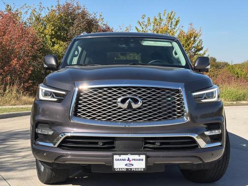 2023 INFINITI QX80 Luxe