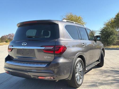 2023 INFINITI QX80 Luxe
