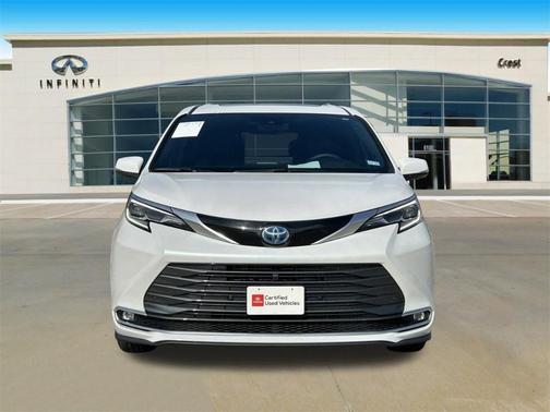 2025 Toyota Sienna Platinum 7 Passenger
