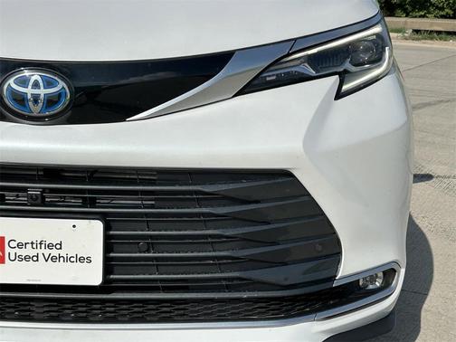 2025 Toyota Sienna Platinum 7 Passenger