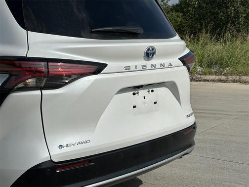 2025 Toyota Sienna Platinum 7 Passenger