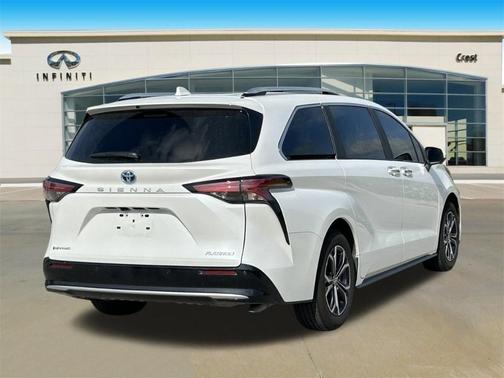 2025 Toyota Sienna Platinum 7 Passenger