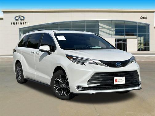 2025 Toyota Sienna Platinum 7 Passenger