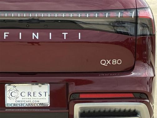 2025 INFINITI QX80 Luxe
