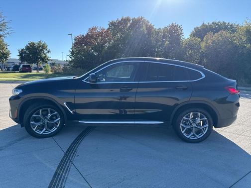 2024 BMW X4 xDrive30i