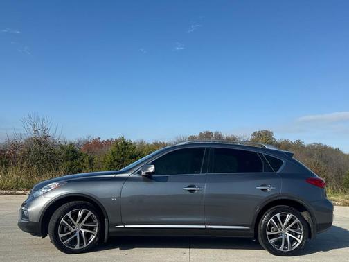 2017 INFINITI QX50 Base