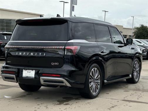 2025 INFINITI QX80 Luxe