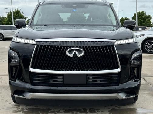 2025 INFINITI QX80 Luxe