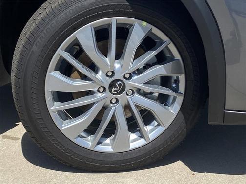 2025 INFINITI QX50 Luxe