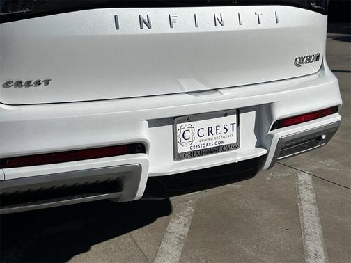 2025 INFINITI QX80 Luxe