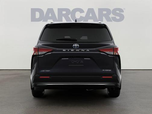 2025 Toyota Sienna Platinum