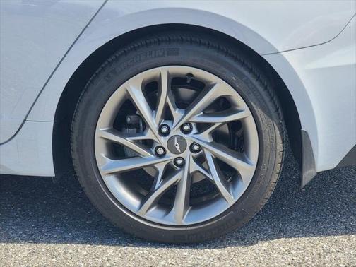 2022 Genesis G70 2.0T AWD