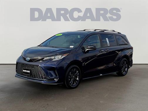 2025 Toyota Sienna XSE 7 Passenger