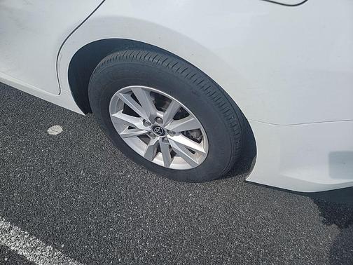 Ice 2025 Toyota Camry LE