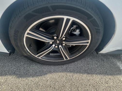 Oxford White 2024 Ford Mustang EcoBoost Premium