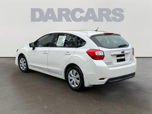 Crystal White Pearl 2015 Subaru Impreza 2.0i
