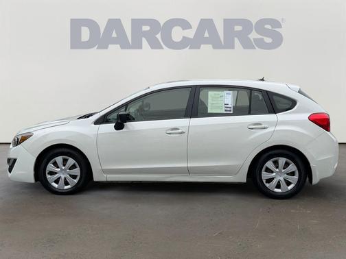 Crystal White Pearl 2015 Subaru Impreza 2.0i