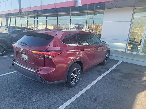 2021 Toyota Highlander Hybrid XLE