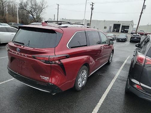 2024 Toyota Sienna Platinum