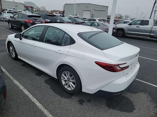 Ice Cap 2025 Toyota Camry LE