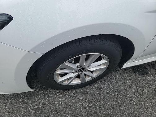 Ice Cap 2025 Toyota Camry LE