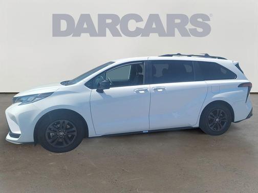 Ice Cap 2025 Toyota Sienna XSE 7 Passenger