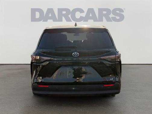 2025 Toyota Sienna LE