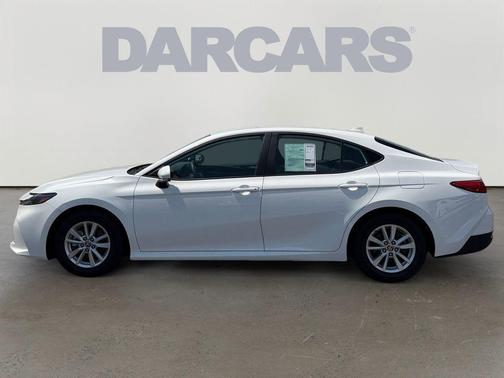 Ice 2025 Toyota Camry LE